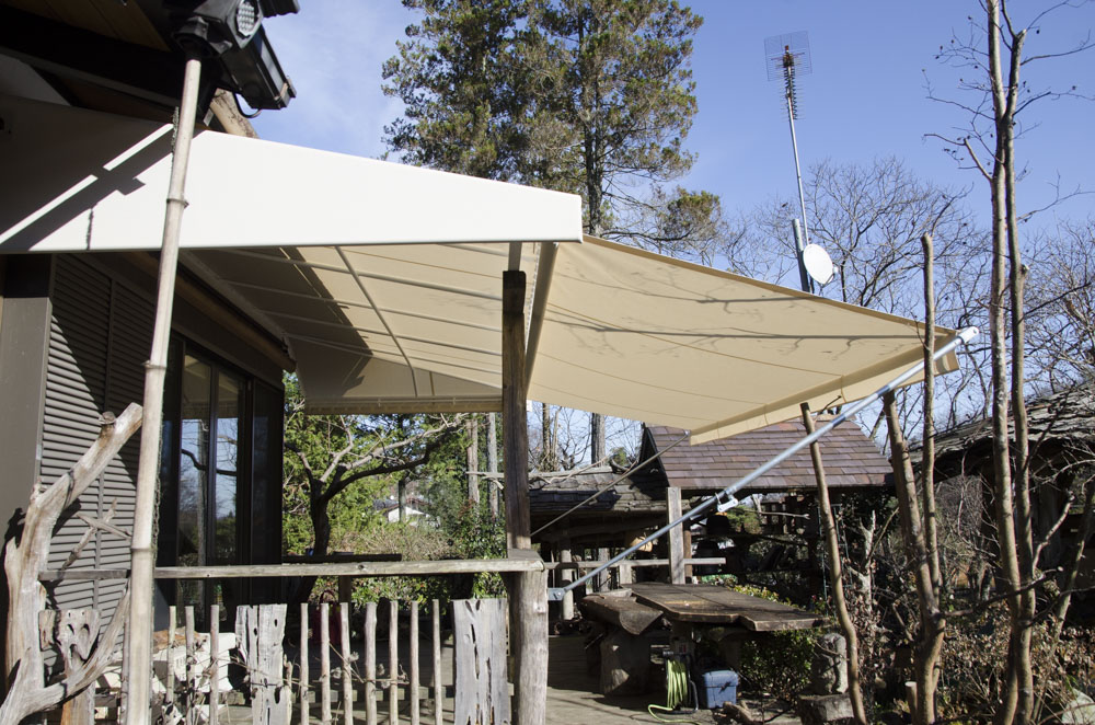 林庭園設計さんの自宅のテントを施工しました:三鷹テント